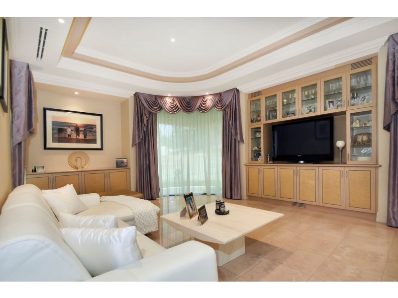 2 BYERS LANE, Dianella WA 6059