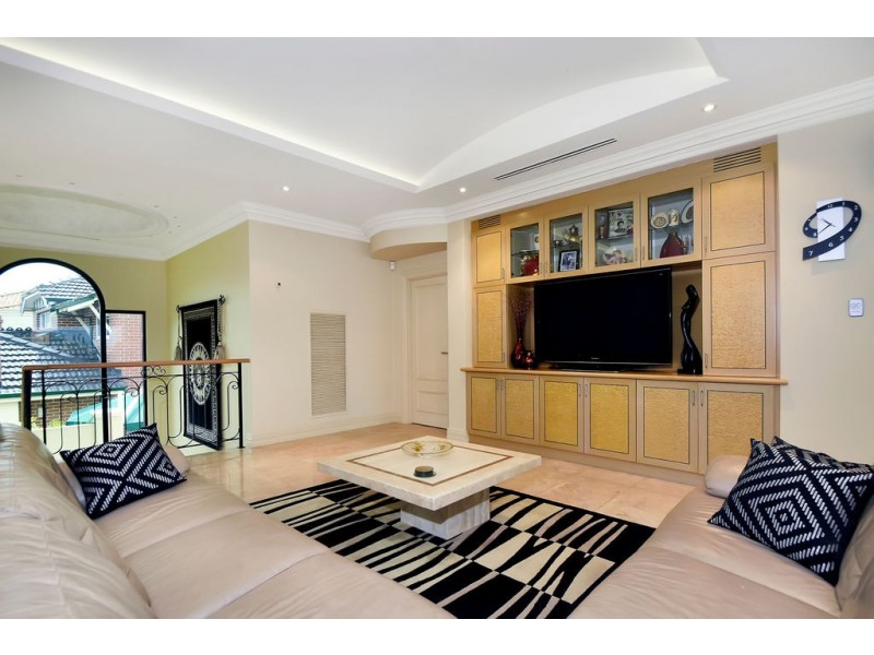 2 BYERS LANE, Dianella WA 6059