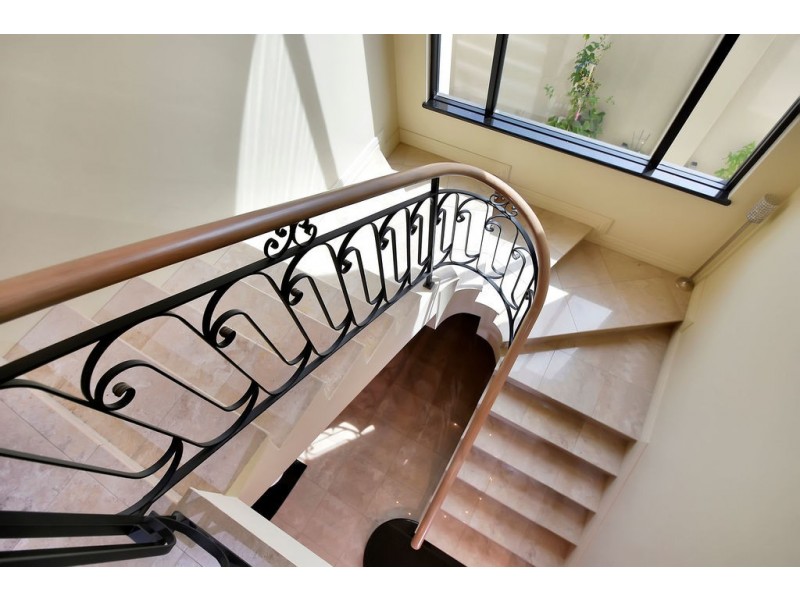 2 BYERS LANE, Dianella WA 6059