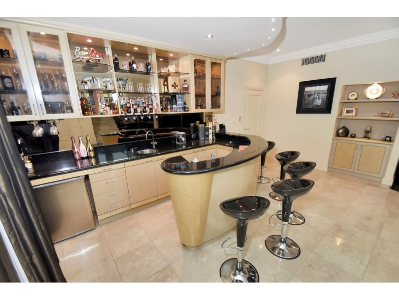 2 BYERS LANE, Dianella WA 6059