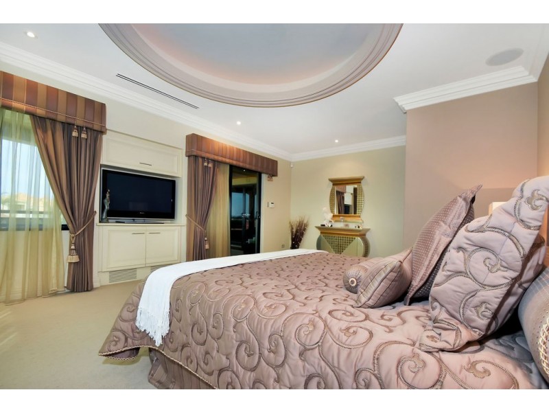 2 BYERS LANE, Dianella WA 6059