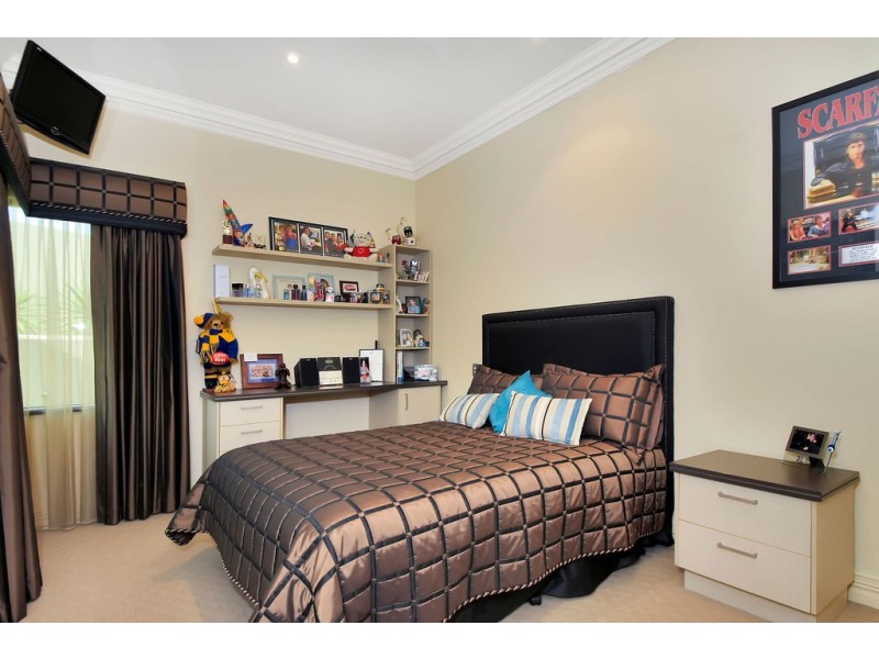 2 BYERS LANE, Dianella WA 6059