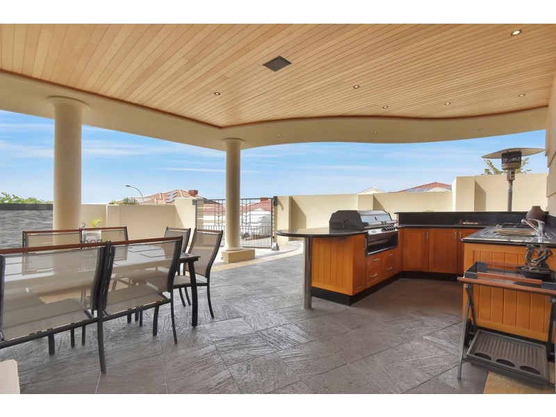 2 BYERS LANE, Dianella WA 6059