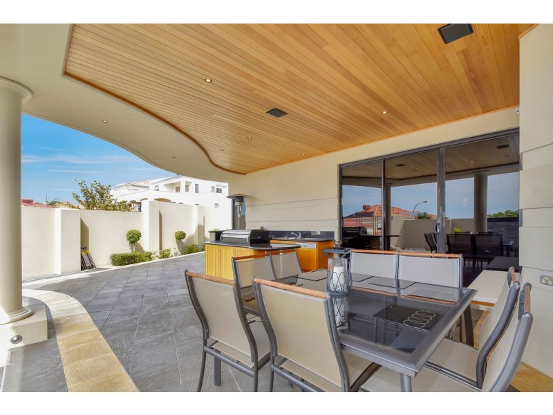 2 BYERS LANE, Dianella WA 6059