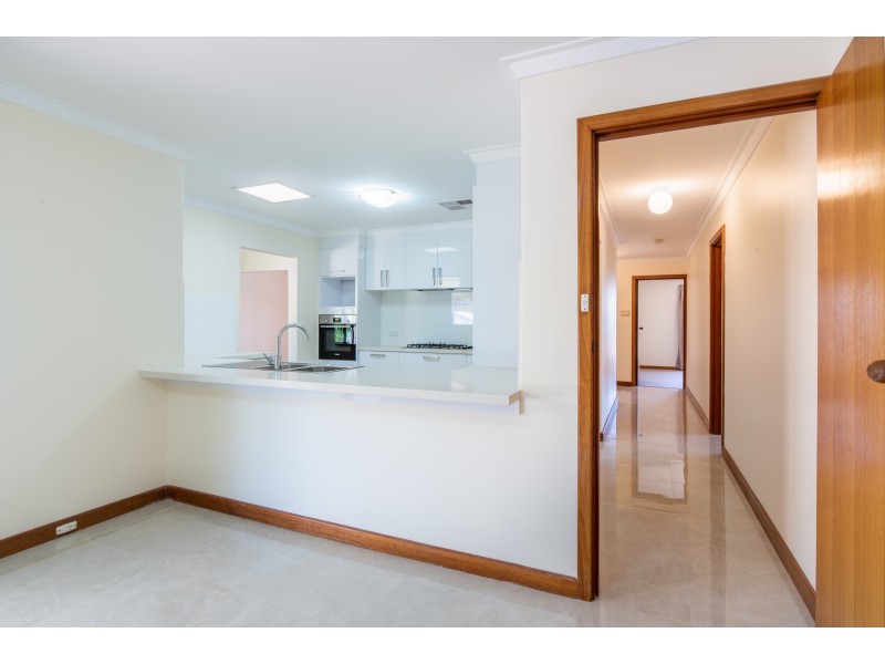 18 WEEROO PLACE, Stirling WA 6021