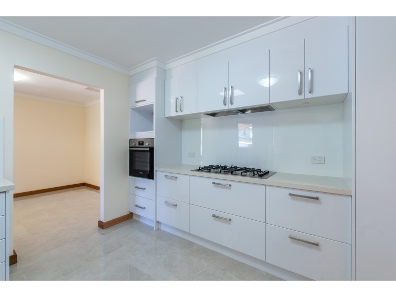 18 WEEROO PLACE, Stirling WA 6021