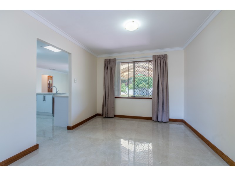 18 WEEROO PLACE, Stirling WA 6021