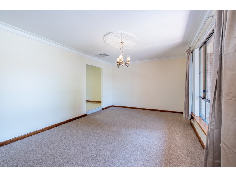 18 WEEROO PLACE, Stirling WA 6021