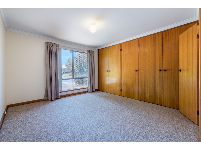 18 WEEROO PLACE, Stirling WA 6021