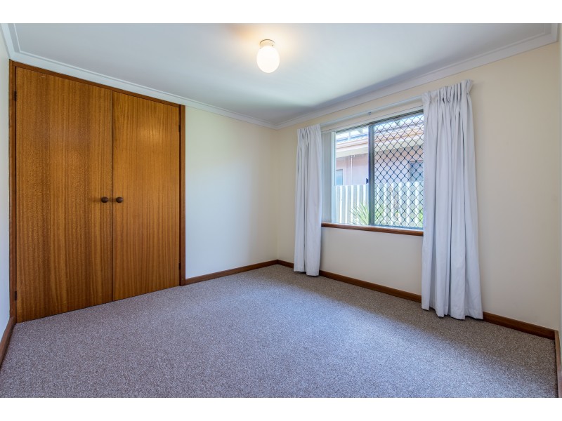 18 WEEROO PLACE, Stirling WA 6021