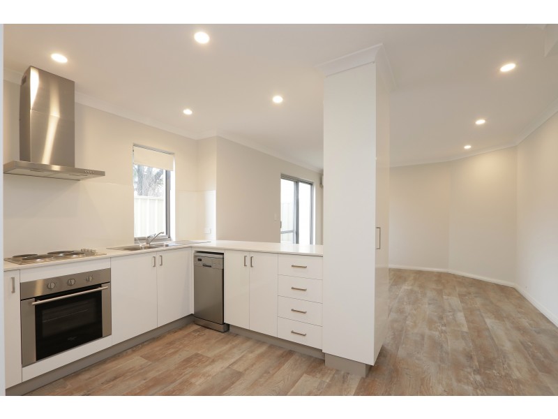 6/55 HOOLEY ROAD, Midland WA 6056