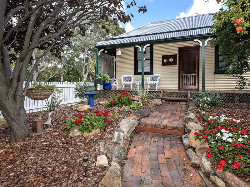 1 Johnson Avenue, Guildford WA 6055