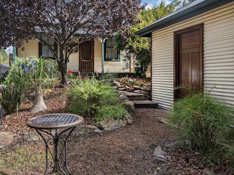 1 Johnson Avenue, Guildford WA 6055