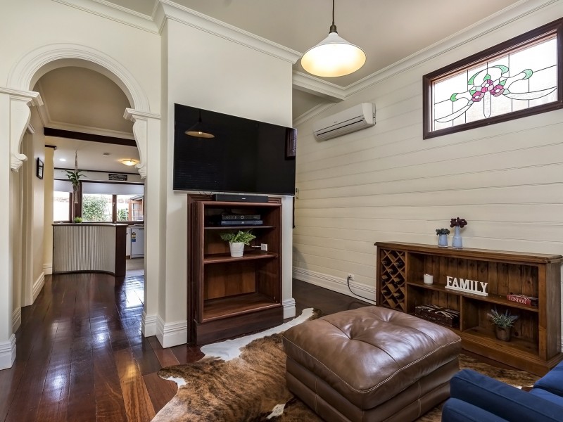 1 Johnson Avenue, Guildford WA 6055