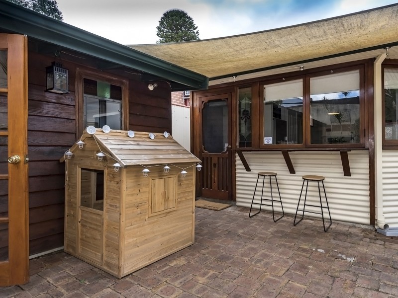 1 Johnson Avenue, Guildford WA 6055