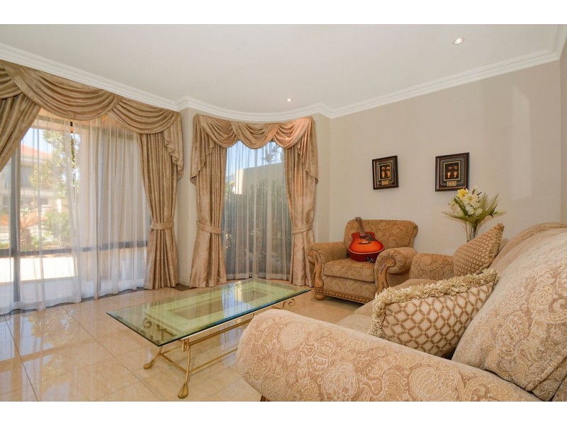 4 AITAPE VISTA, Dianella WA 6059