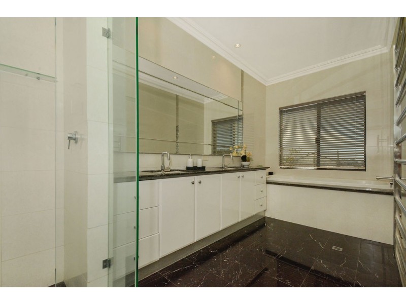 4 AITAPE VISTA, Dianella WA 6059