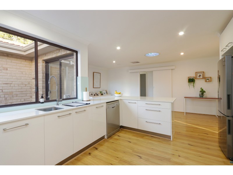 27 Chancery Lane, Alexander Heights WA 6064