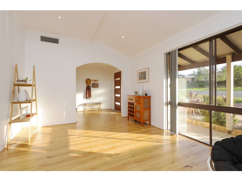 27 Chancery Lane, Alexander Heights WA 6064