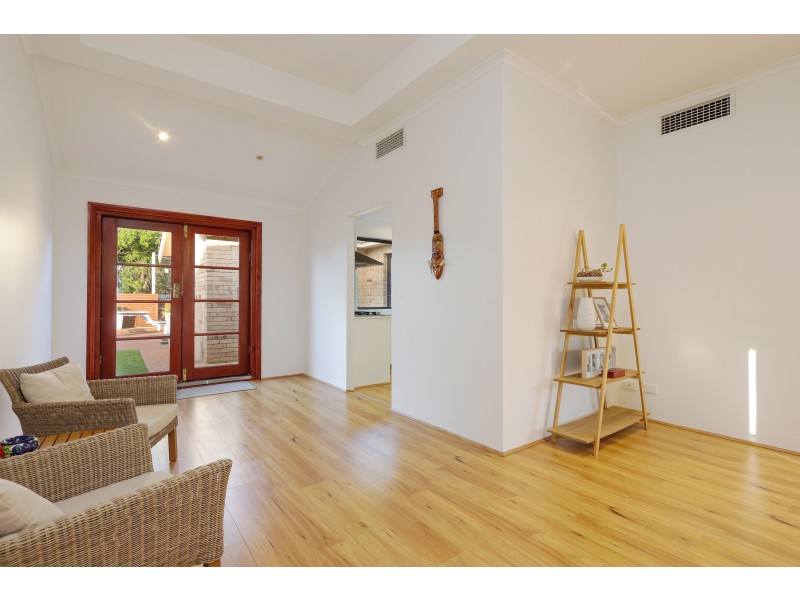 27 Chancery Lane, Alexander Heights WA 6064