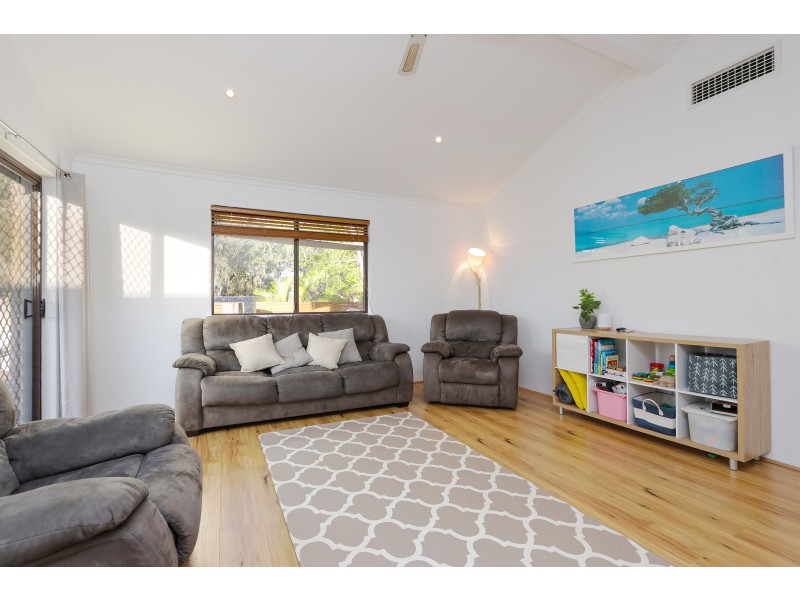 27 Chancery Lane, Alexander Heights WA 6064