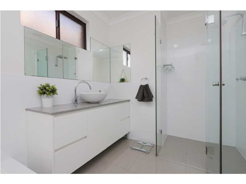 27 Chancery Lane, Alexander Heights WA 6064