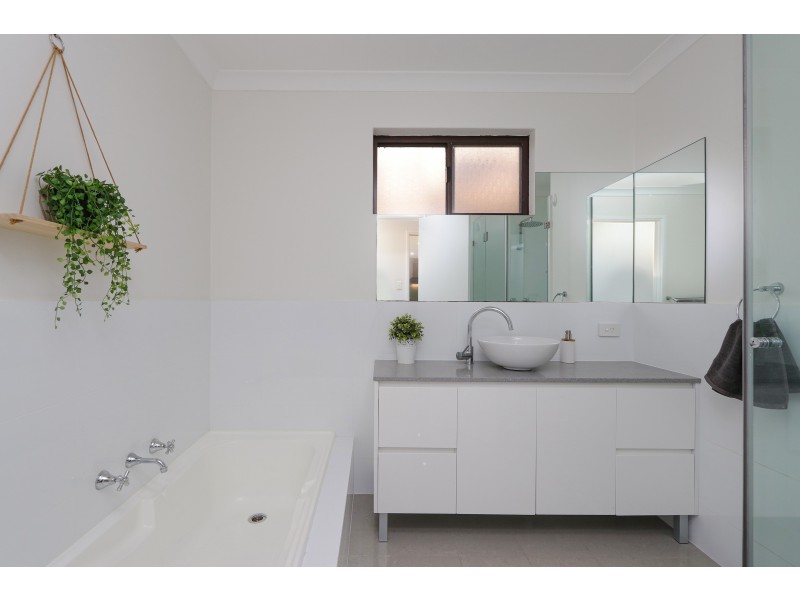 27 Chancery Lane, Alexander Heights WA 6064