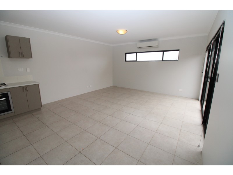 5/68 West Churchill Avenue, Munster WA 6166