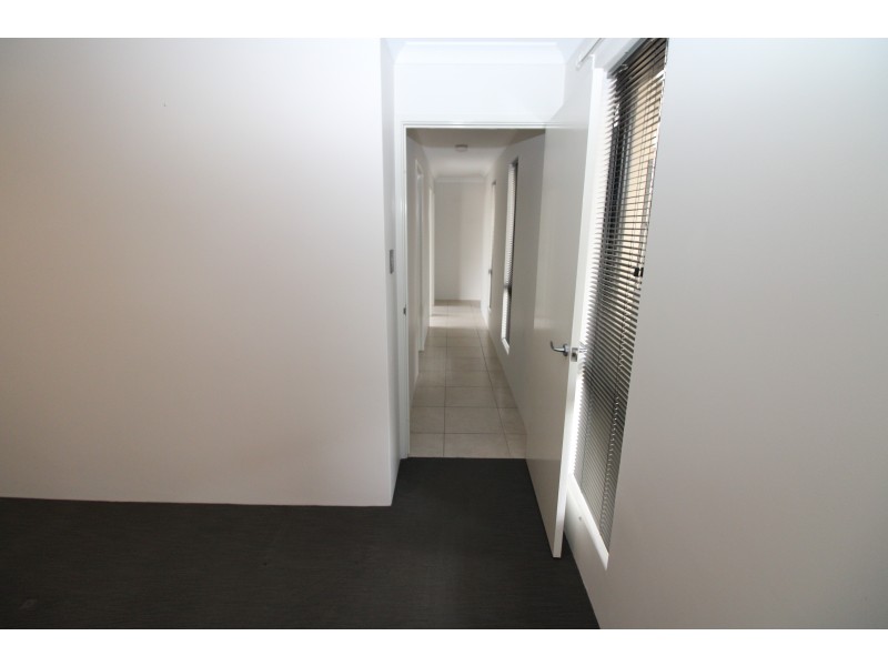 5/68 West Churchill Avenue, Munster WA 6166