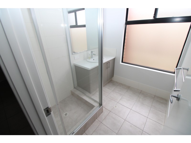 5/68 West Churchill Avenue, Munster WA 6166