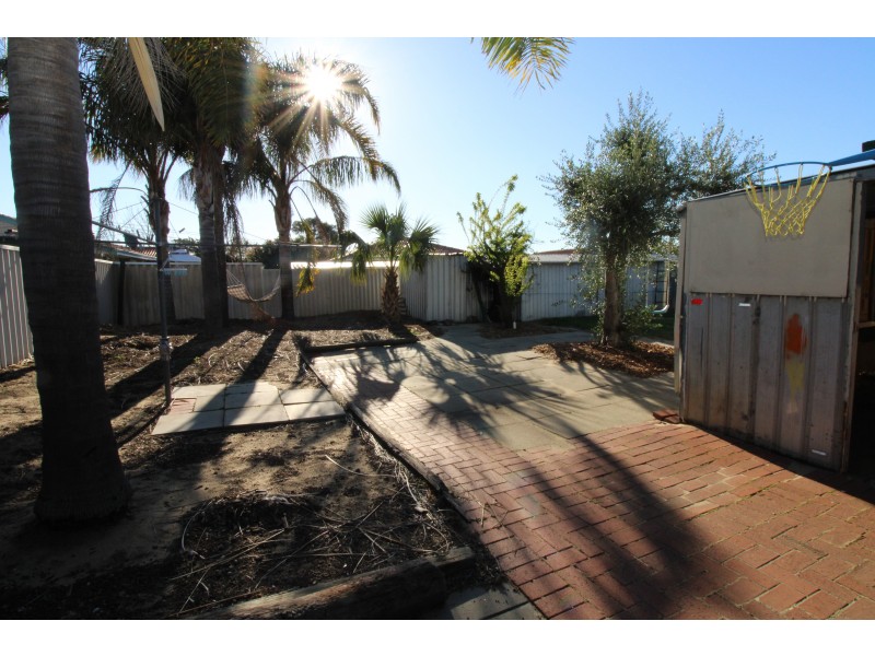 29 Girrawheen Avenue, Girrawheen WA 6064