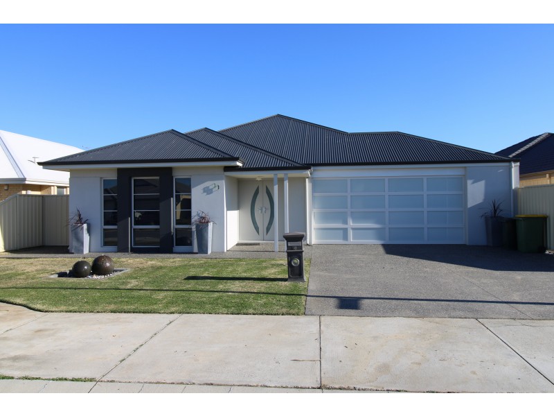 18 Goldsbrough Entrance, Helena Valley WA 6056