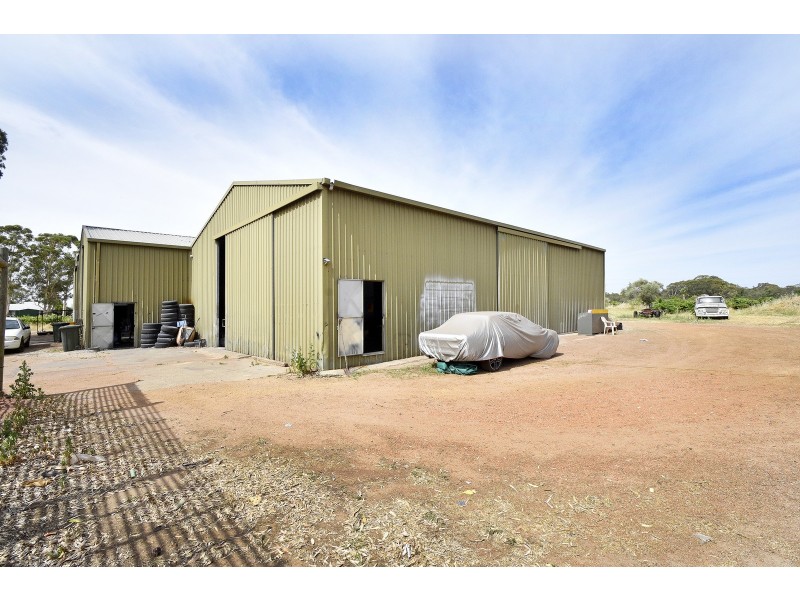 98 Benara Road, Caversham WA 6055