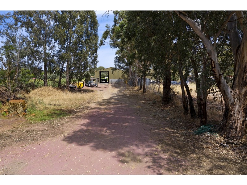 98 Benara Road, Caversham WA 6055