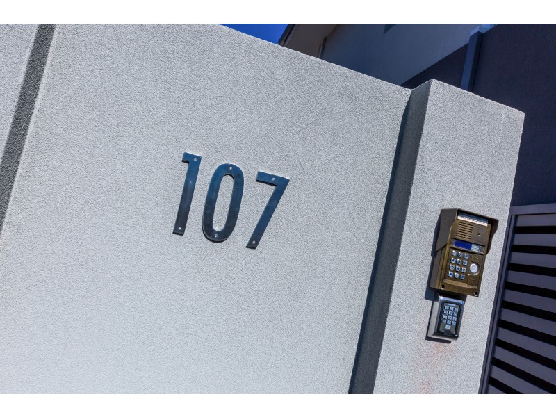 1/107 Odin Road, Innaloo WA 6018