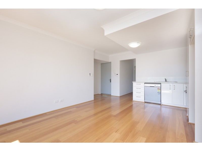 1/107 Odin Road, Innaloo WA 6018