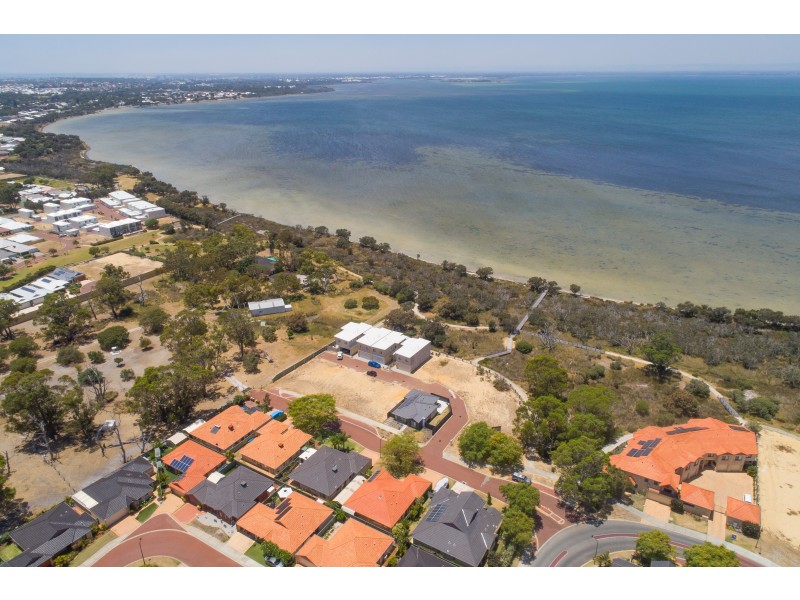 2/15 Bluerise Cove, Falcon WA 6210