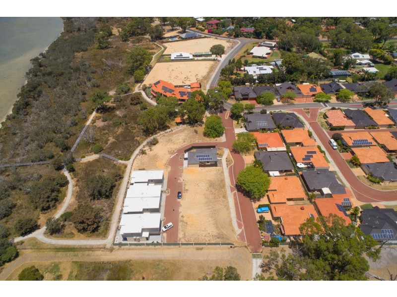 2/15 Bluerise Cove, Falcon WA 6210