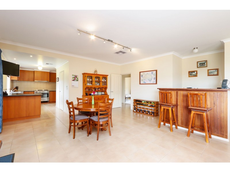 171 Salt Valley Road, Hoddys Well WA 6566