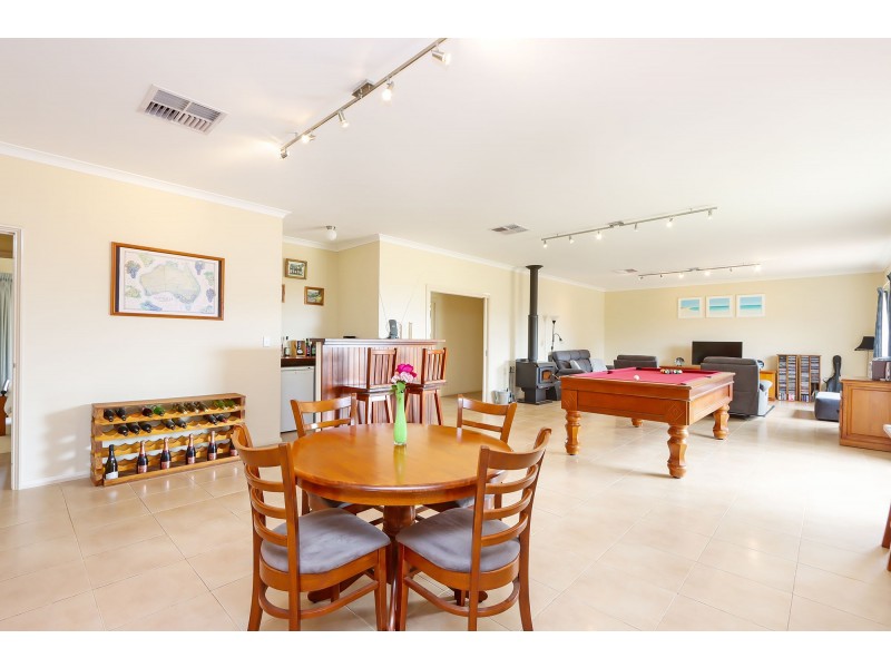 171 Salt Valley Road, Hoddys Well WA 6566