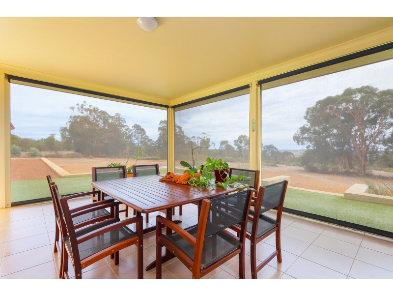 171 Salt Valley Road, Hoddys Well WA 6566