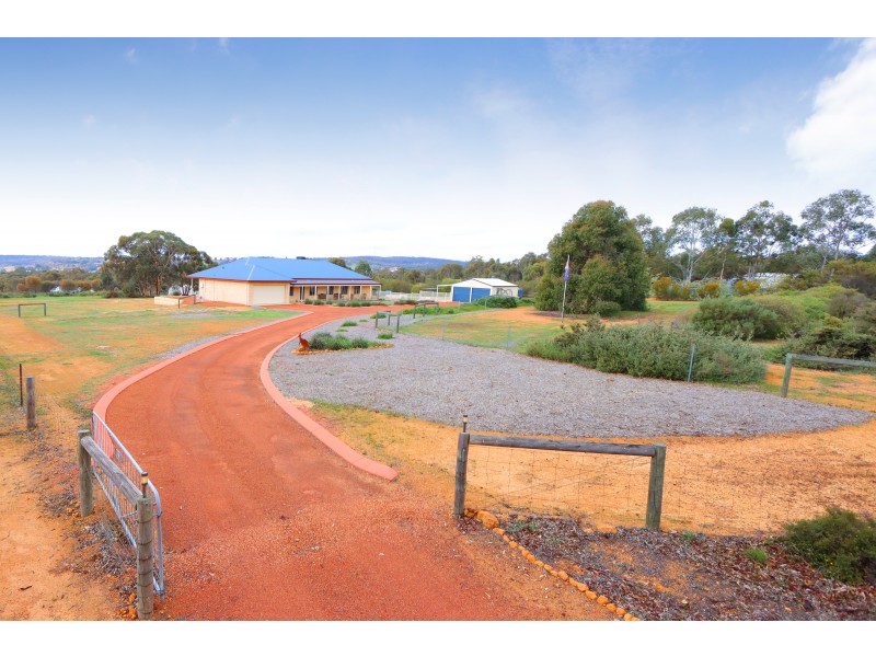 171 Salt Valley Road, Hoddys Well WA 6566