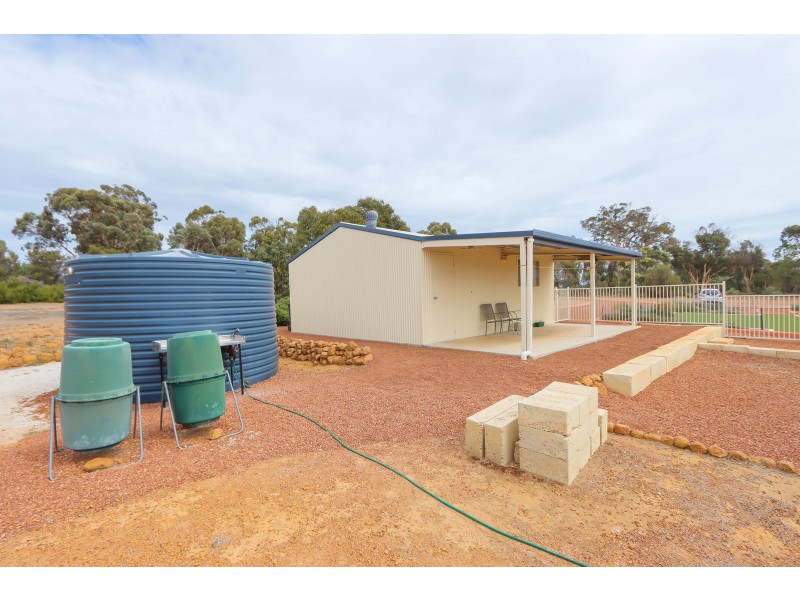 171 Salt Valley Road, Hoddys Well WA 6566