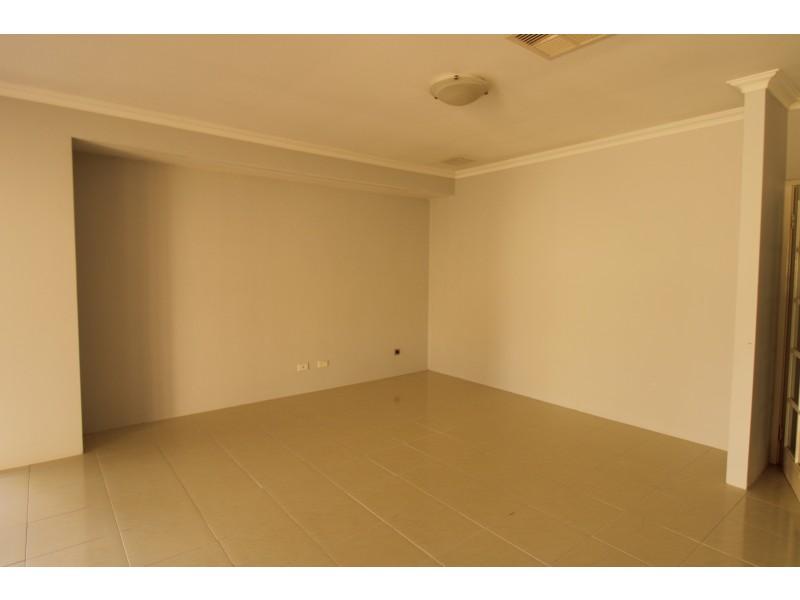 12 Kemp Street, Pearsall WA 6065