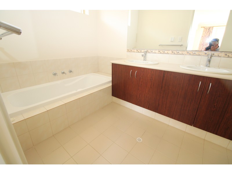 12 Champaigne Drive, Tapping WA 6065