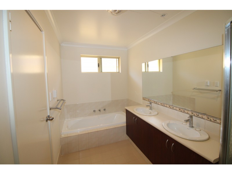 12 Champaigne Drive, Tapping WA 6065