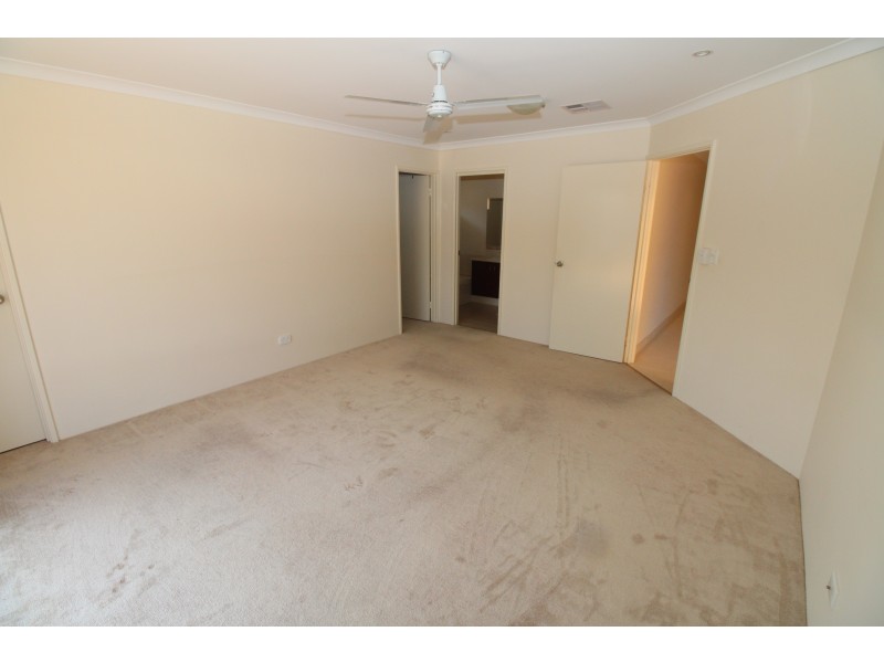 12 Champaigne Drive, Tapping WA 6065