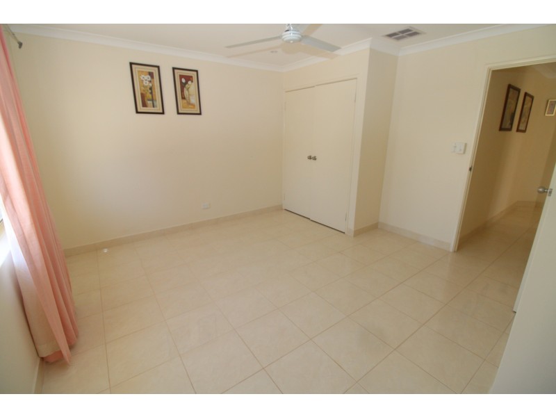 12 Champaigne Drive, Tapping WA 6065