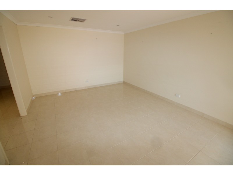 12 Champaigne Drive, Tapping WA 6065