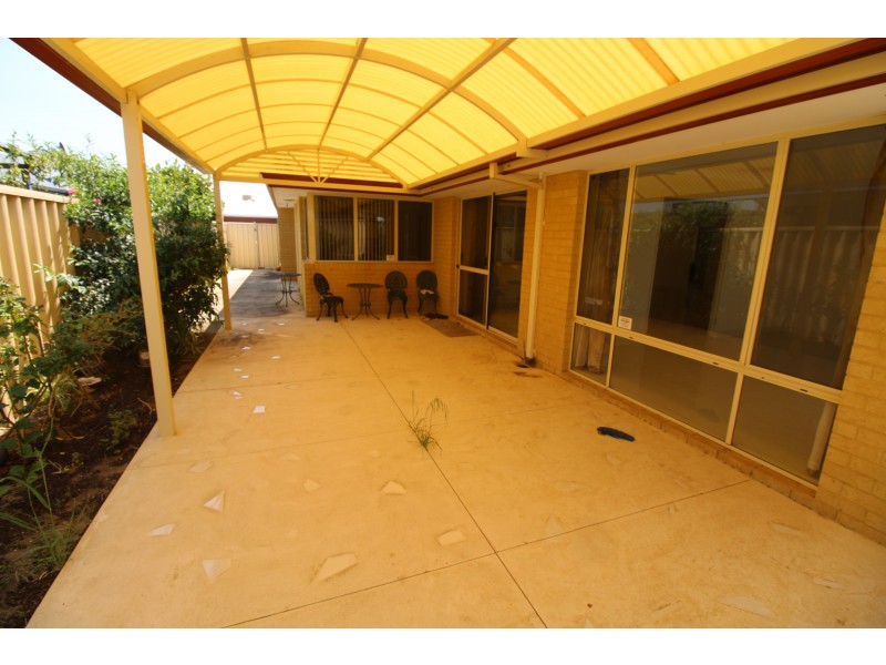 12 Champaigne Drive, Tapping WA 6065